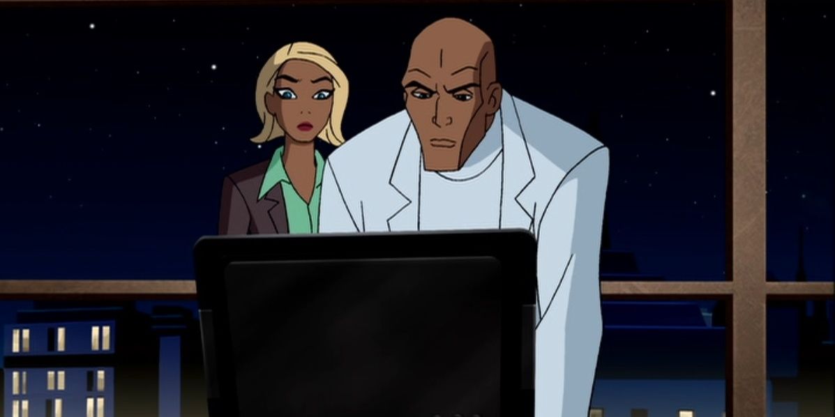 Lex Luthor monitors his henchmen in Superman Doomsday