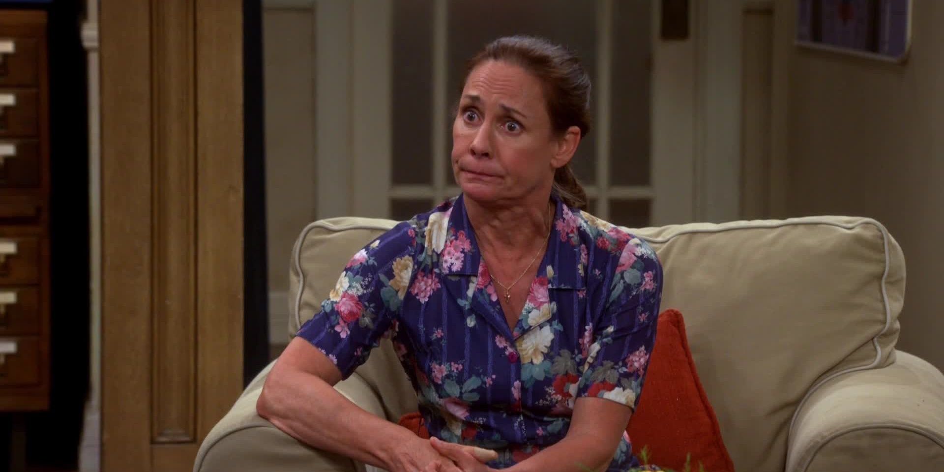 Mary Cooper reclama de Sheldon em The Big Bang Theory