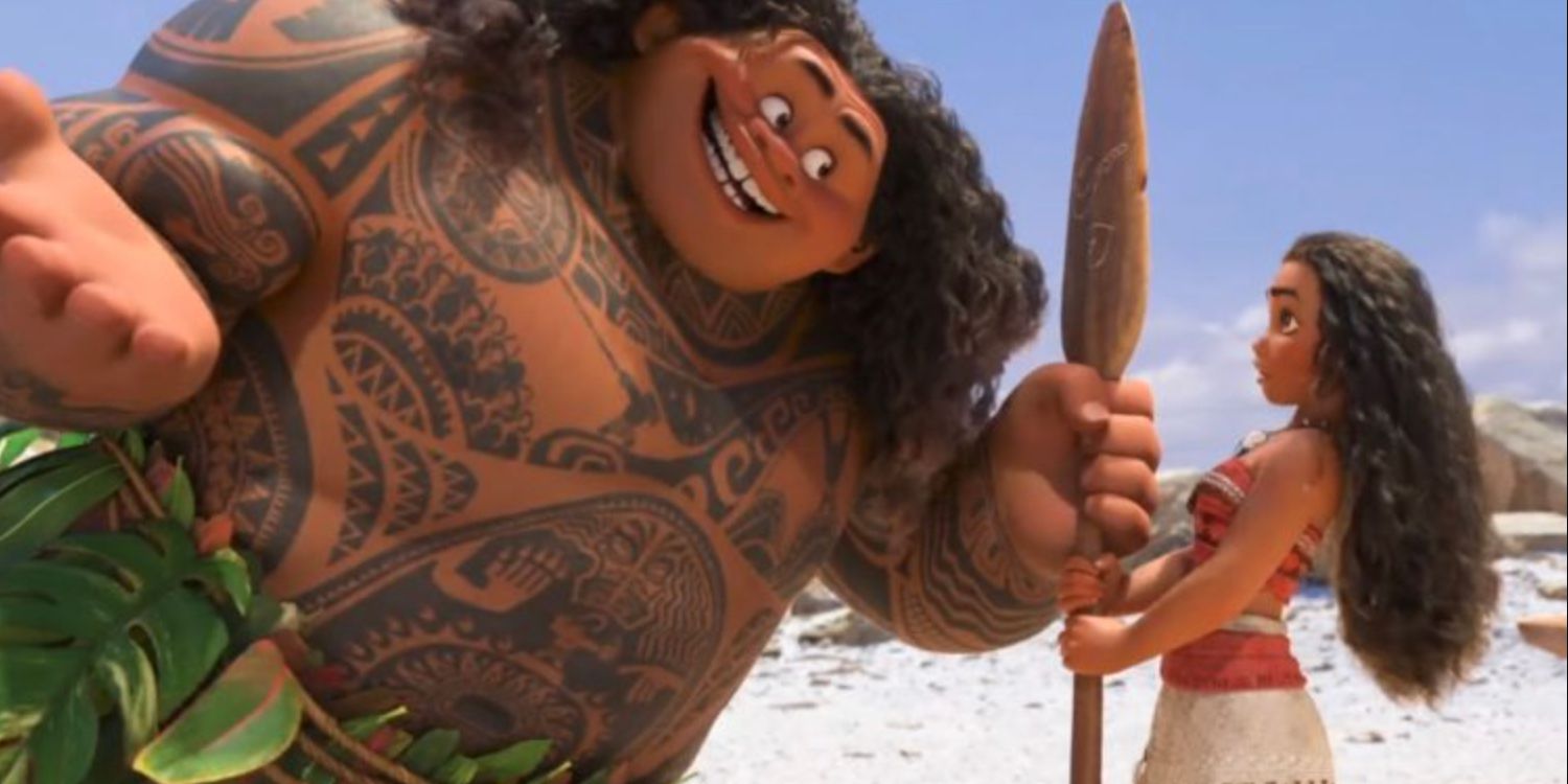 Maui sings to Moana in Moana