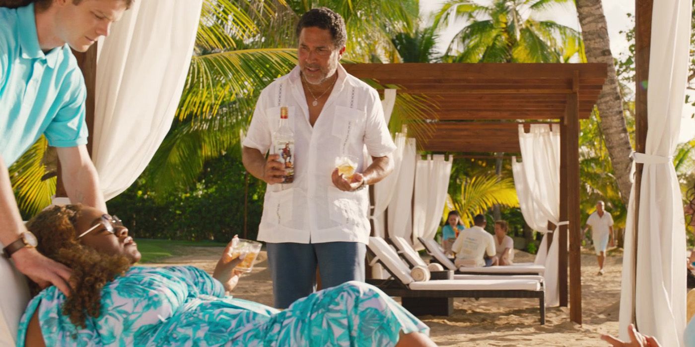 Oscar Nunez and DaVine Joy Randolph in The Lost City