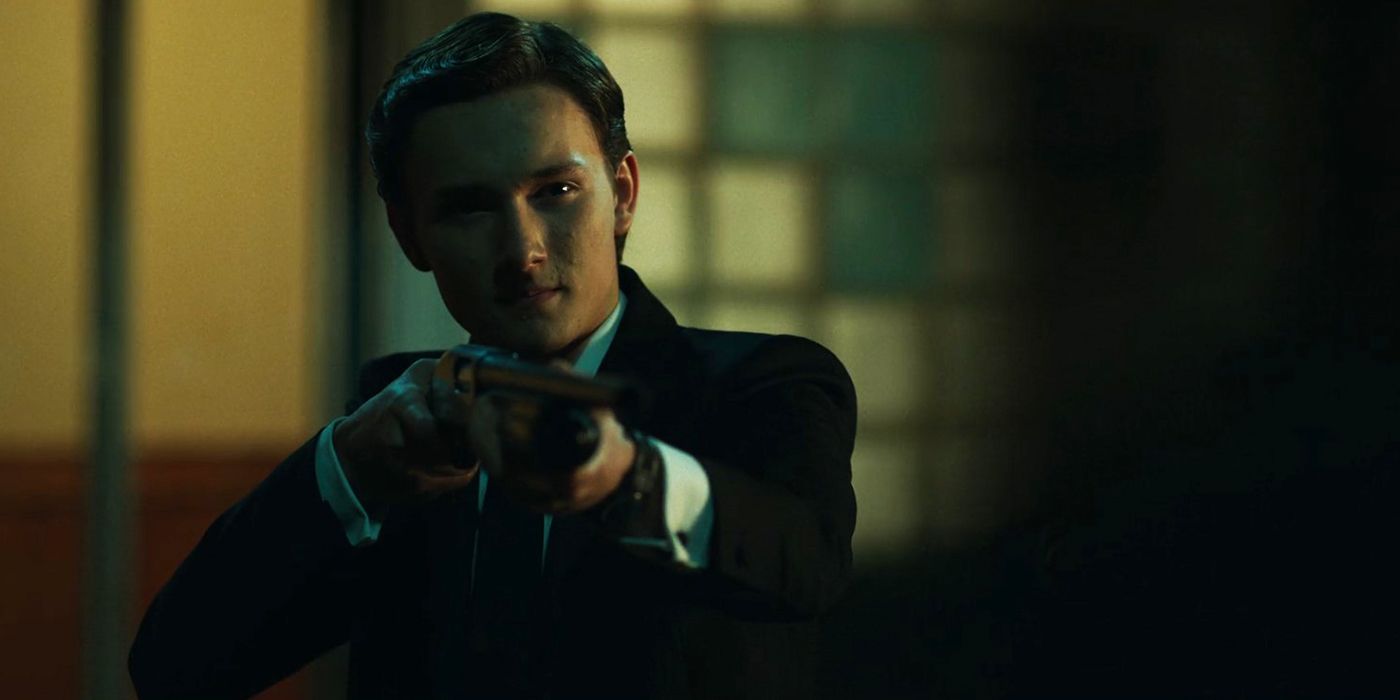 Skylar Gaertner as Jonah Byrde holding a rifle in the ending of Ozark