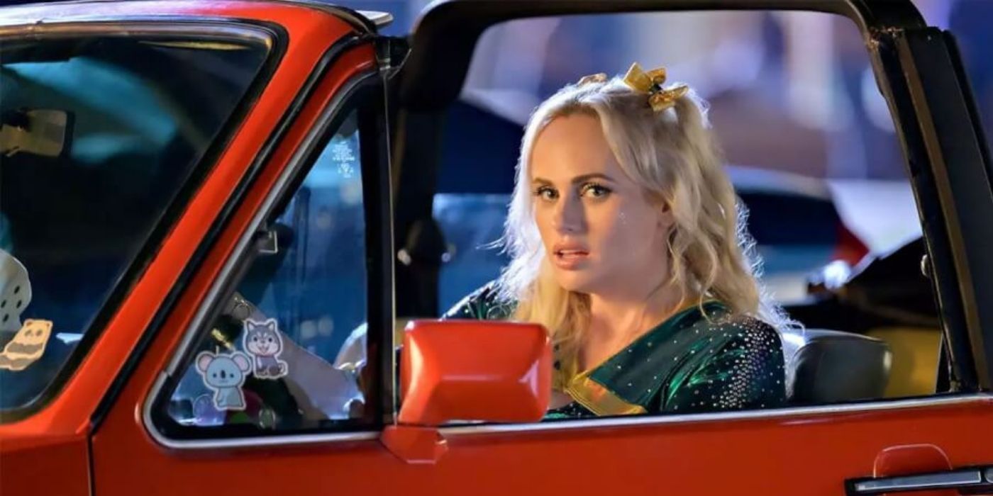 Rebel Wilson as Stephanie in her car in Senior Year