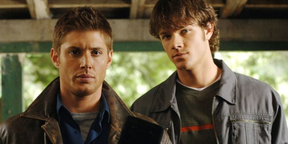 Sam and Dean flashing fake IDs in Supernatural