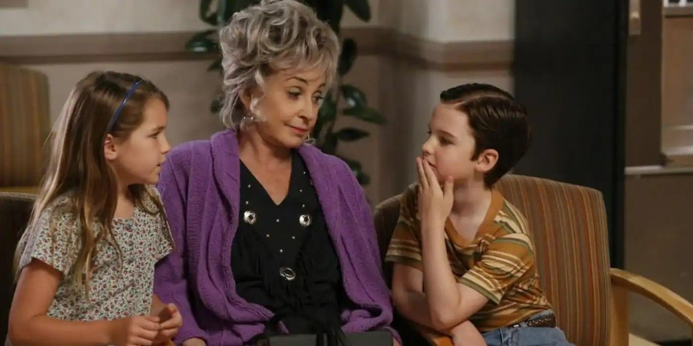Sheldon and Missing sitting with their grandma in Young Sheldon