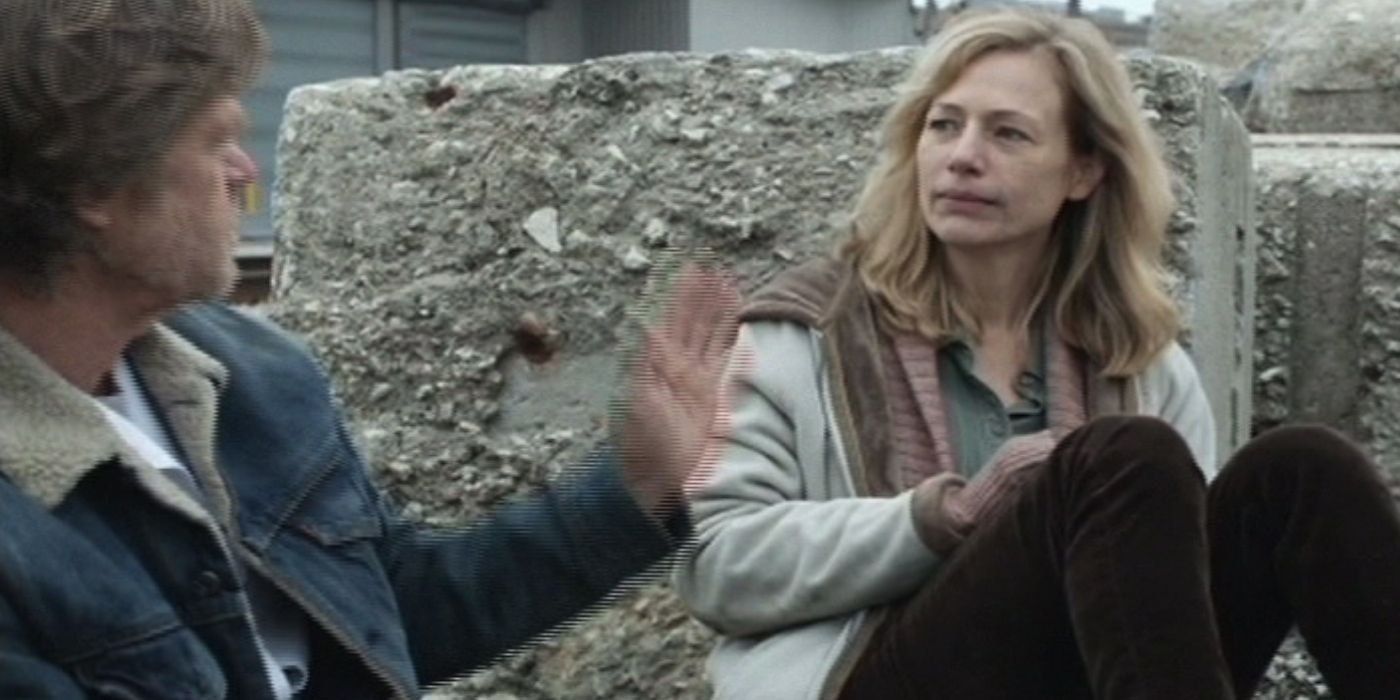 Frank and Hialry talking on the street in Shameless.