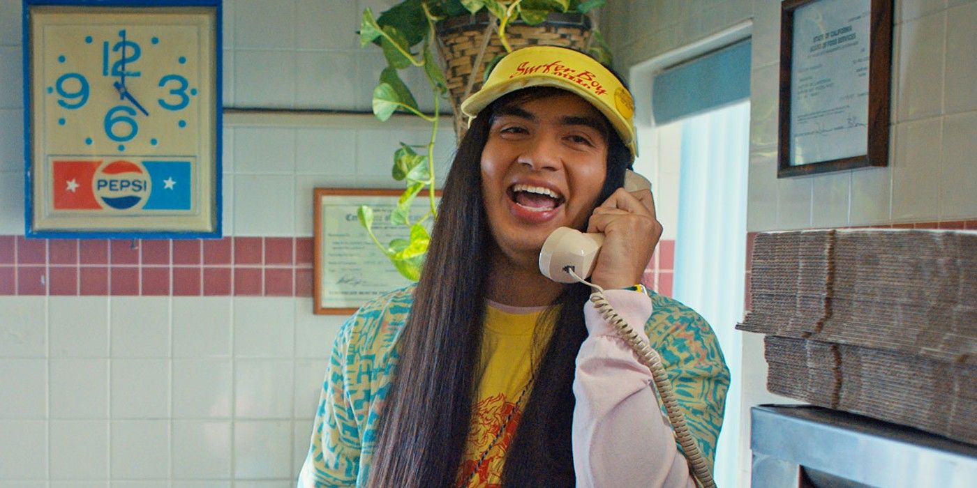 Argyle answers the phone at the pizza parlor in Stranger Things