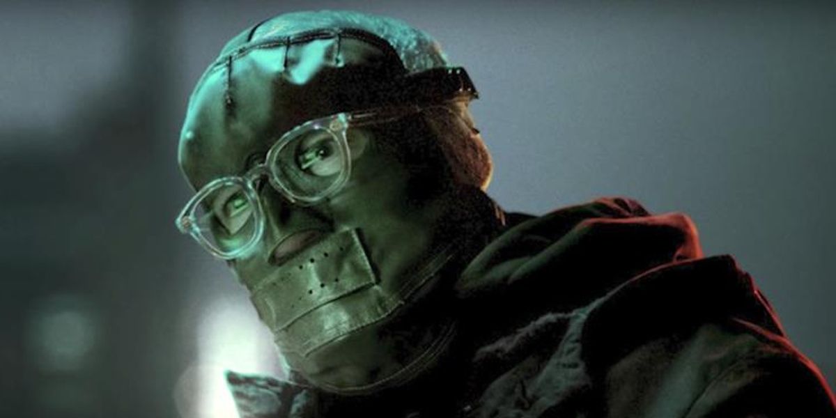 The Riddler wearing his glasses and mask in The Batman