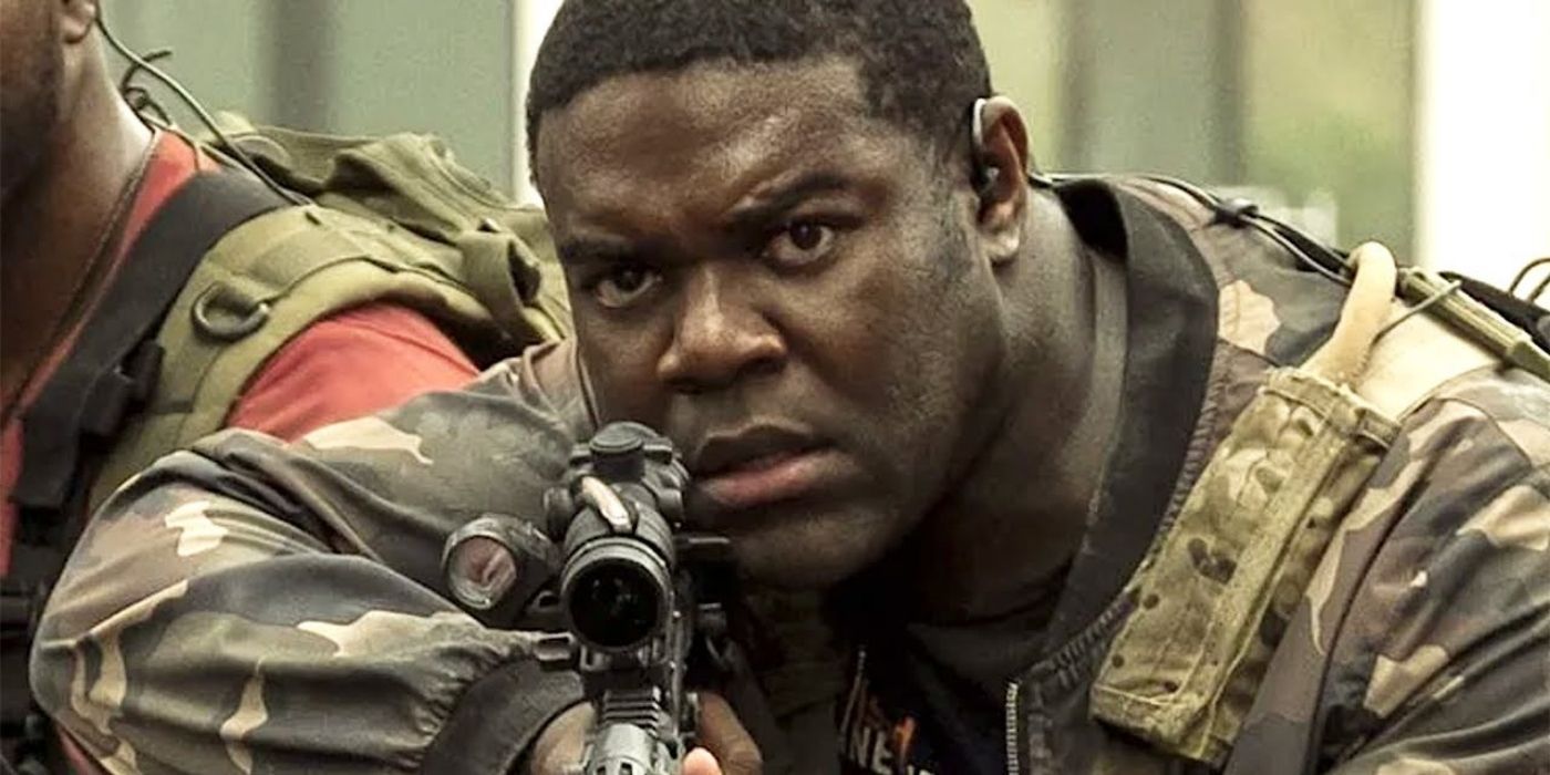 Charlie aiming his gun in The Tomorrow War.