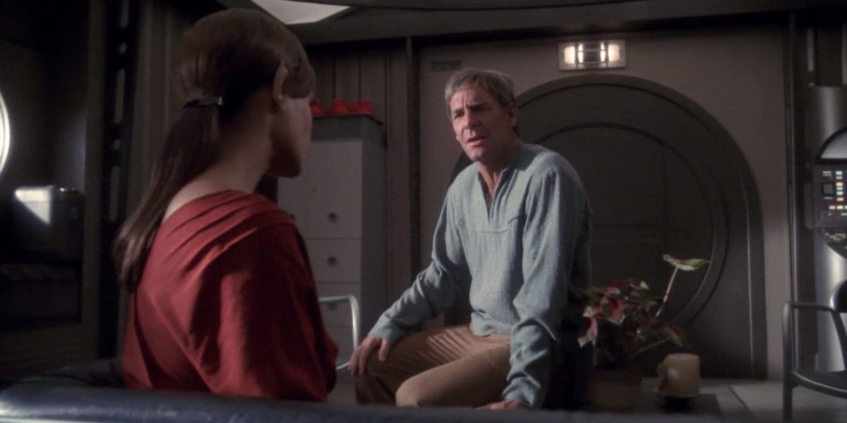 T'pol talks to an aged Archer from Star Trek Enterprise 