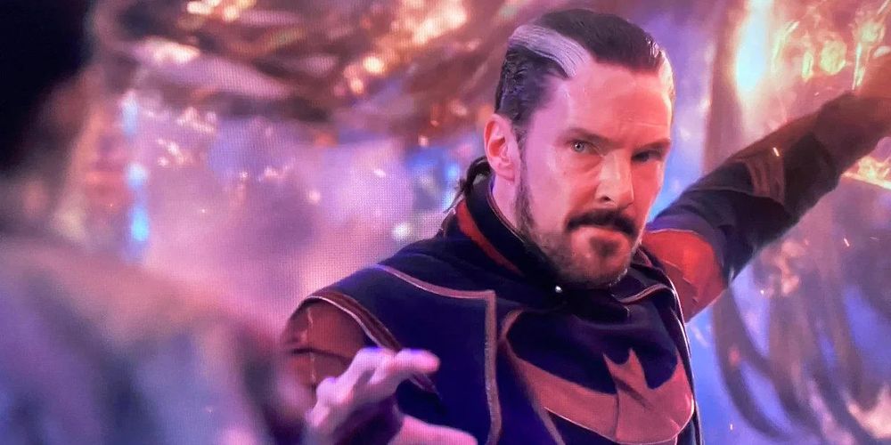 Stephen wears a white streak in his hair in Doctor Strange in the Multiverse of Madness