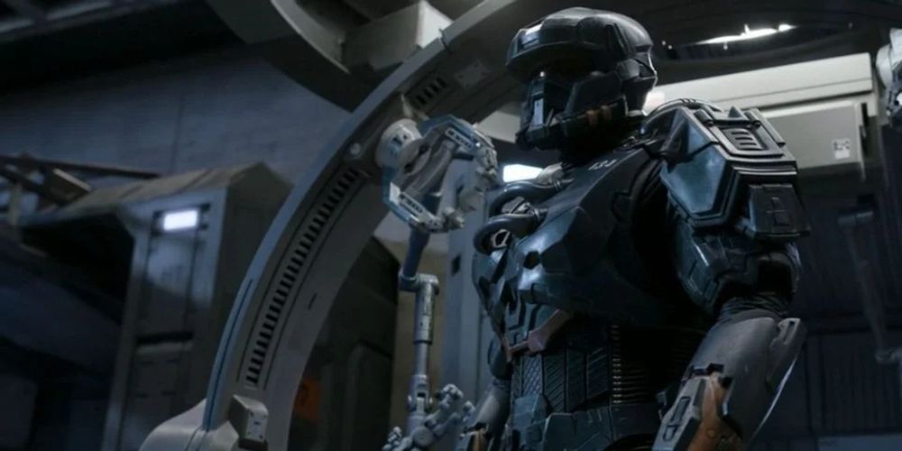 Vanak-134 wears black armor in Halo