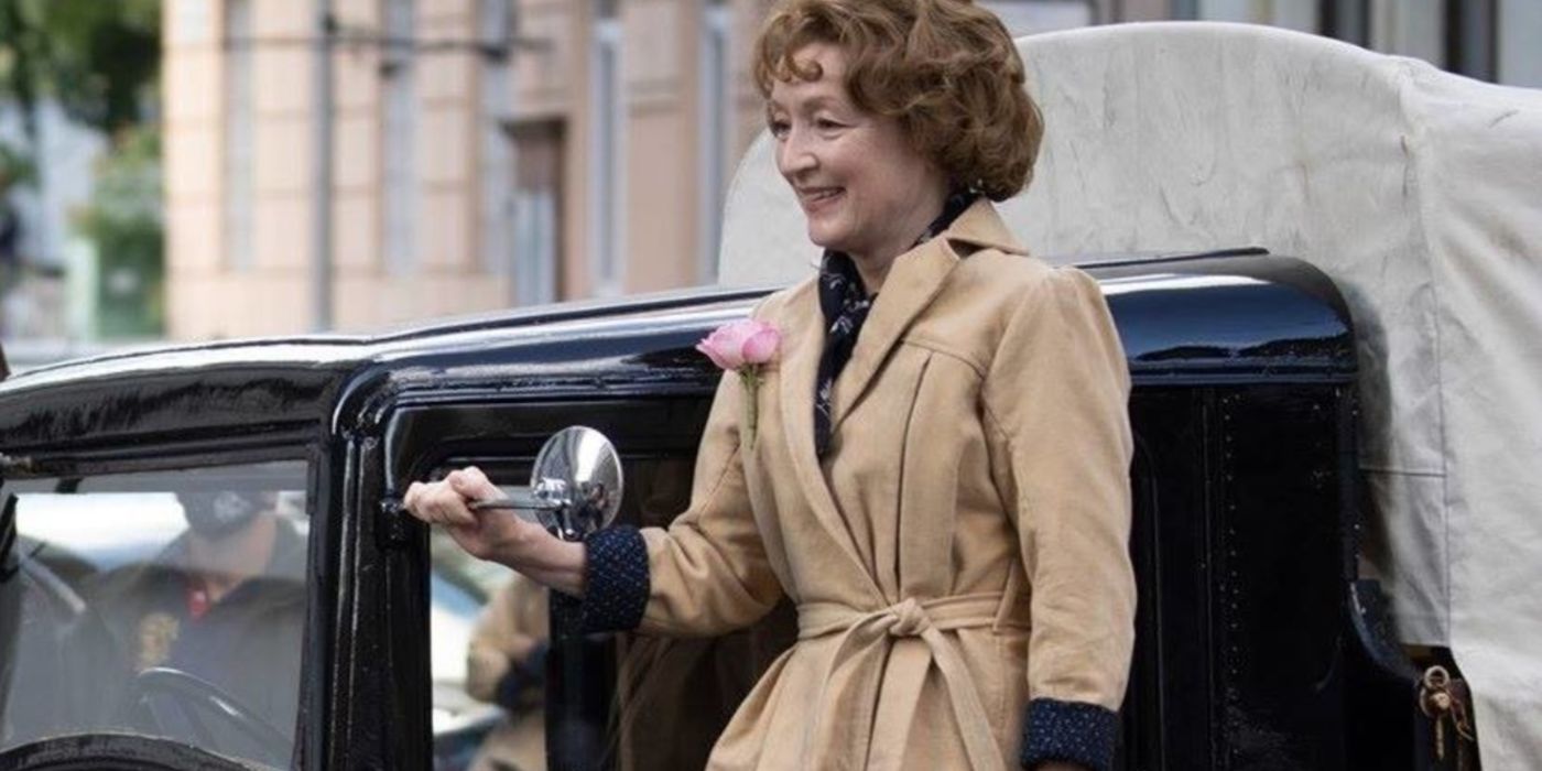 Lesley Manville in mrs harris goes to paris