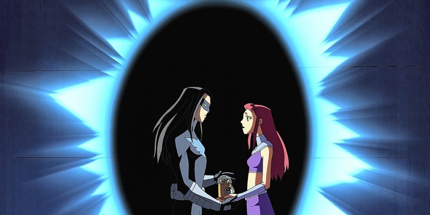 Starfire and Nightwing in front of a time portal in Teen Titans