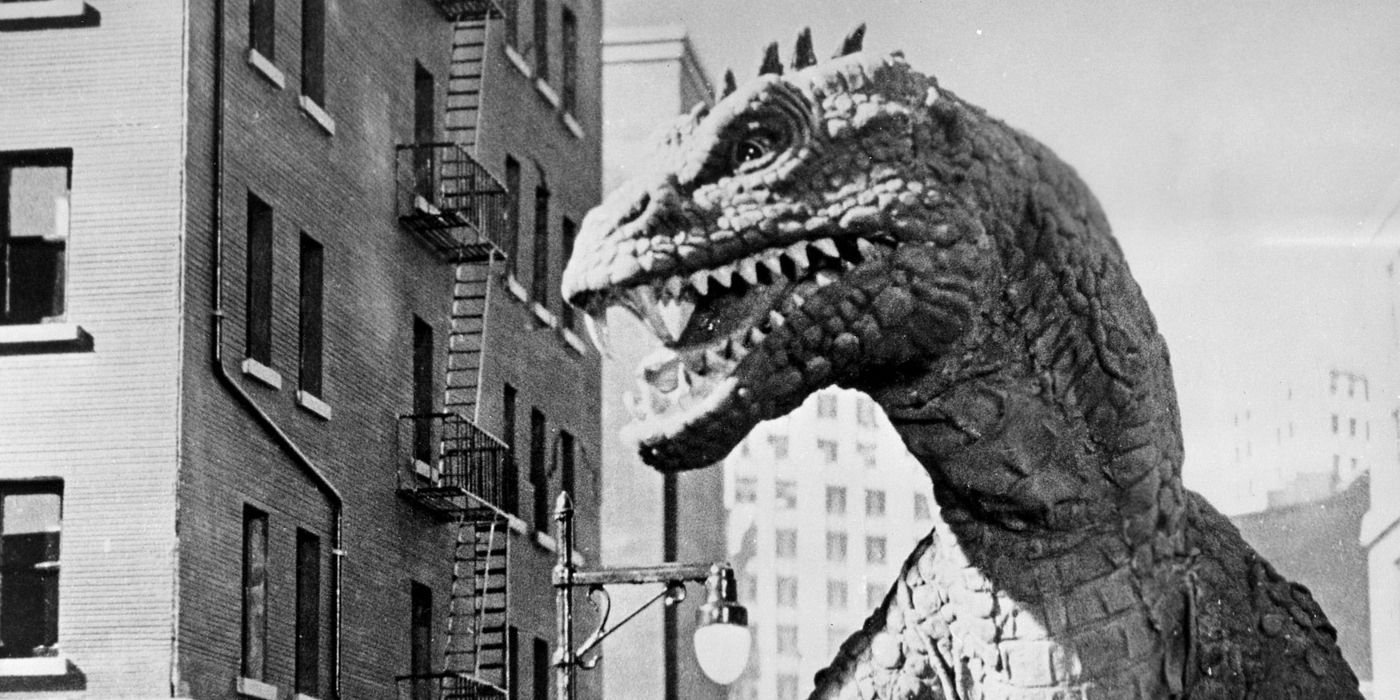 The Rhedosaurus rampaging in the city in The Beast From 20,000 Fathoms