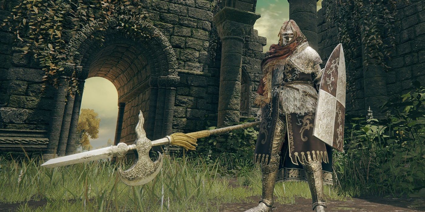 A player in Banished Knight's Armor and wielding the Banished Knight's Halberd in Elden Ring