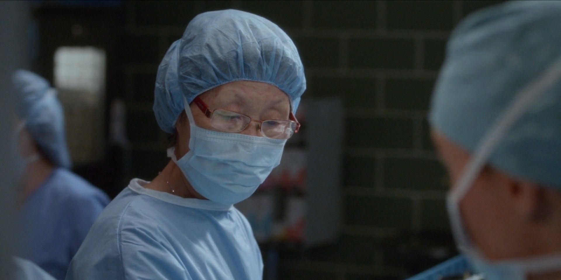 BokHee in surgery in Grey&rsquo;s Anatomy