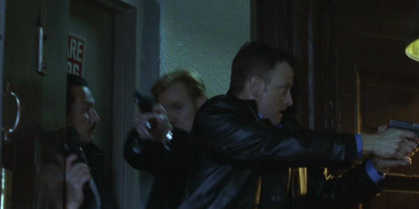 Horacio Caine and Mac Taylor brandishing their guns in a crossover between CSI Miami and NY series