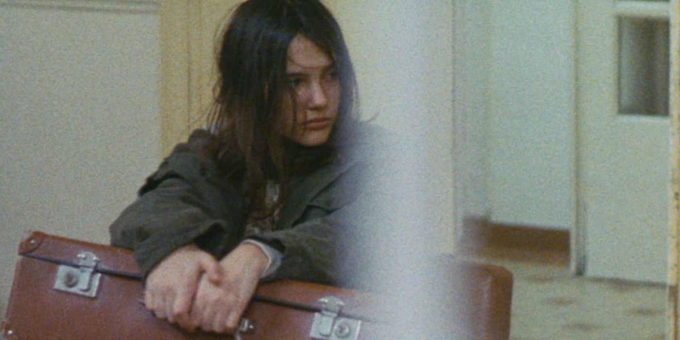 A distressed girl in 1994's Cold Water.