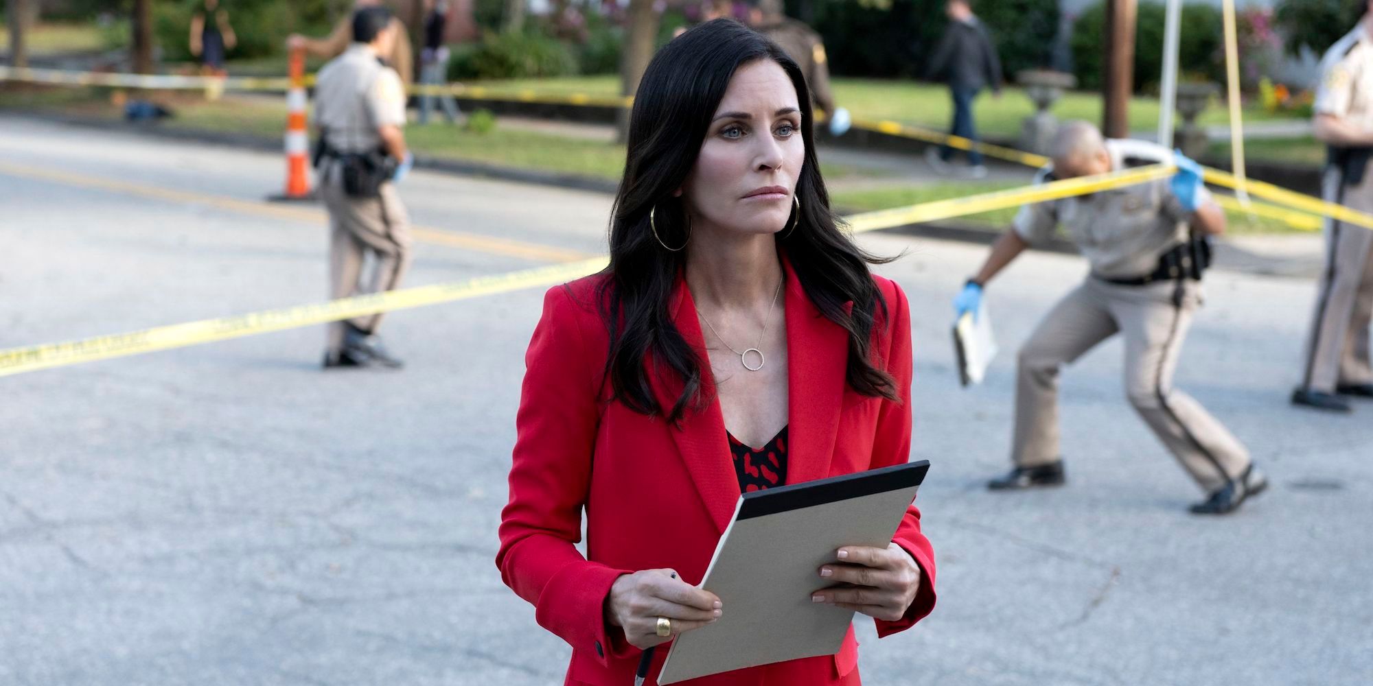 Courteney Cox as Gale Weathers in Scream 2022