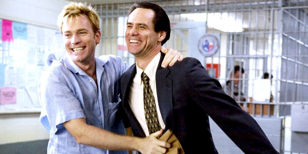 Jim Carrey and Ewan McGregor embrace as a couple in I Love You Phillip Morris