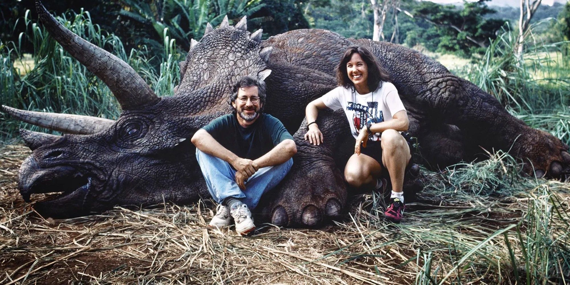 Jurassic Park Behind The Scenes Steven Spielberg and Kathleen Kennedy with the Triceretops prop