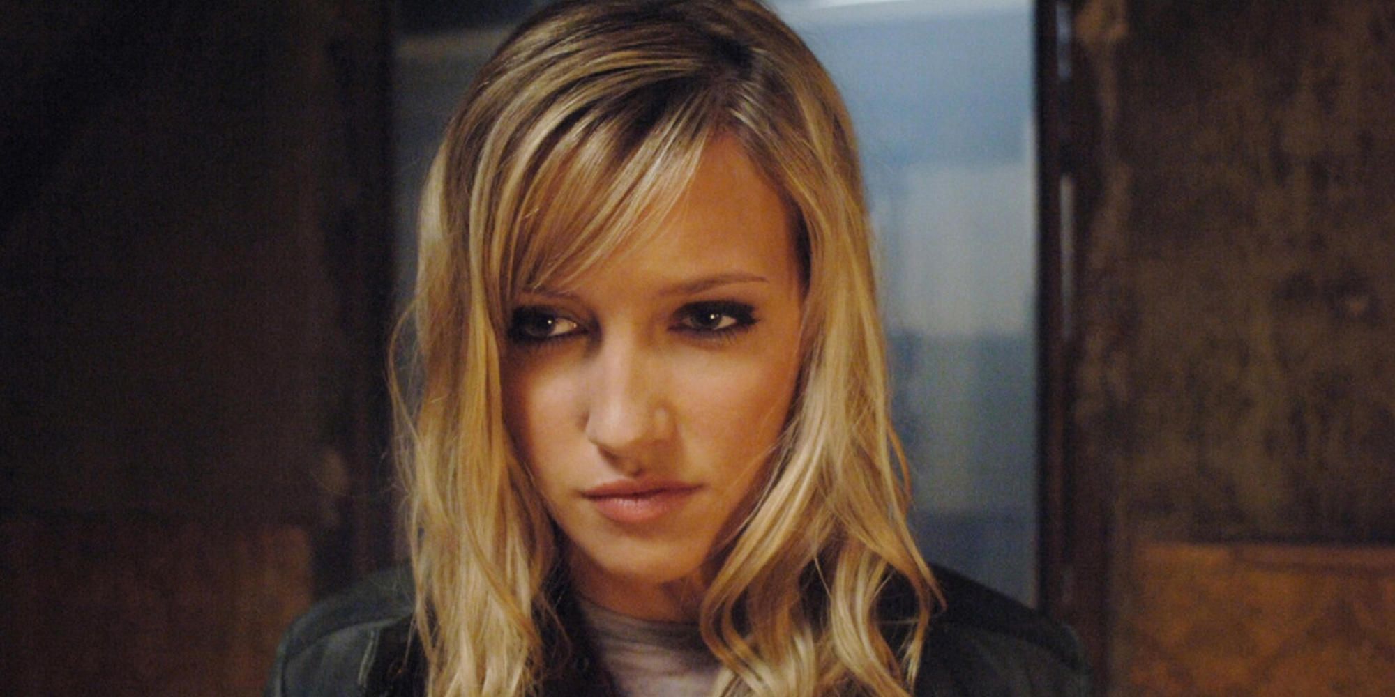 1. Katie Cassidy's Blue Hair Transformation: See Her Bold New Look! - wide 3