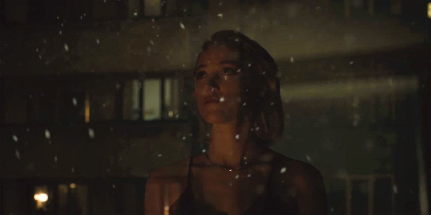 Maika Monroe in Watcher