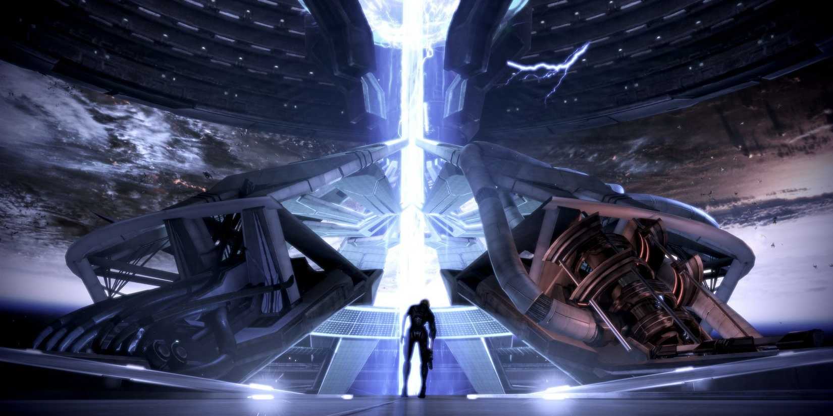 Shepard limps towards the Crucible at the end of Mass Effect 3