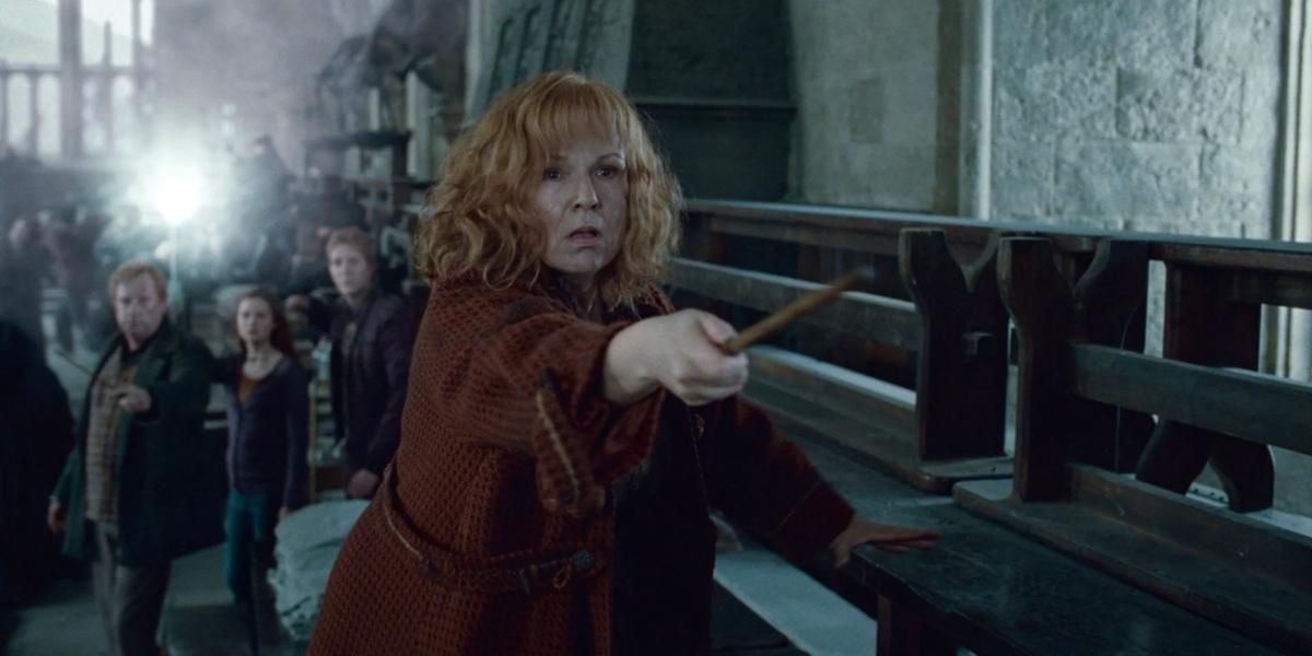 Molly Weasley fighting Bellatrix Lestrange