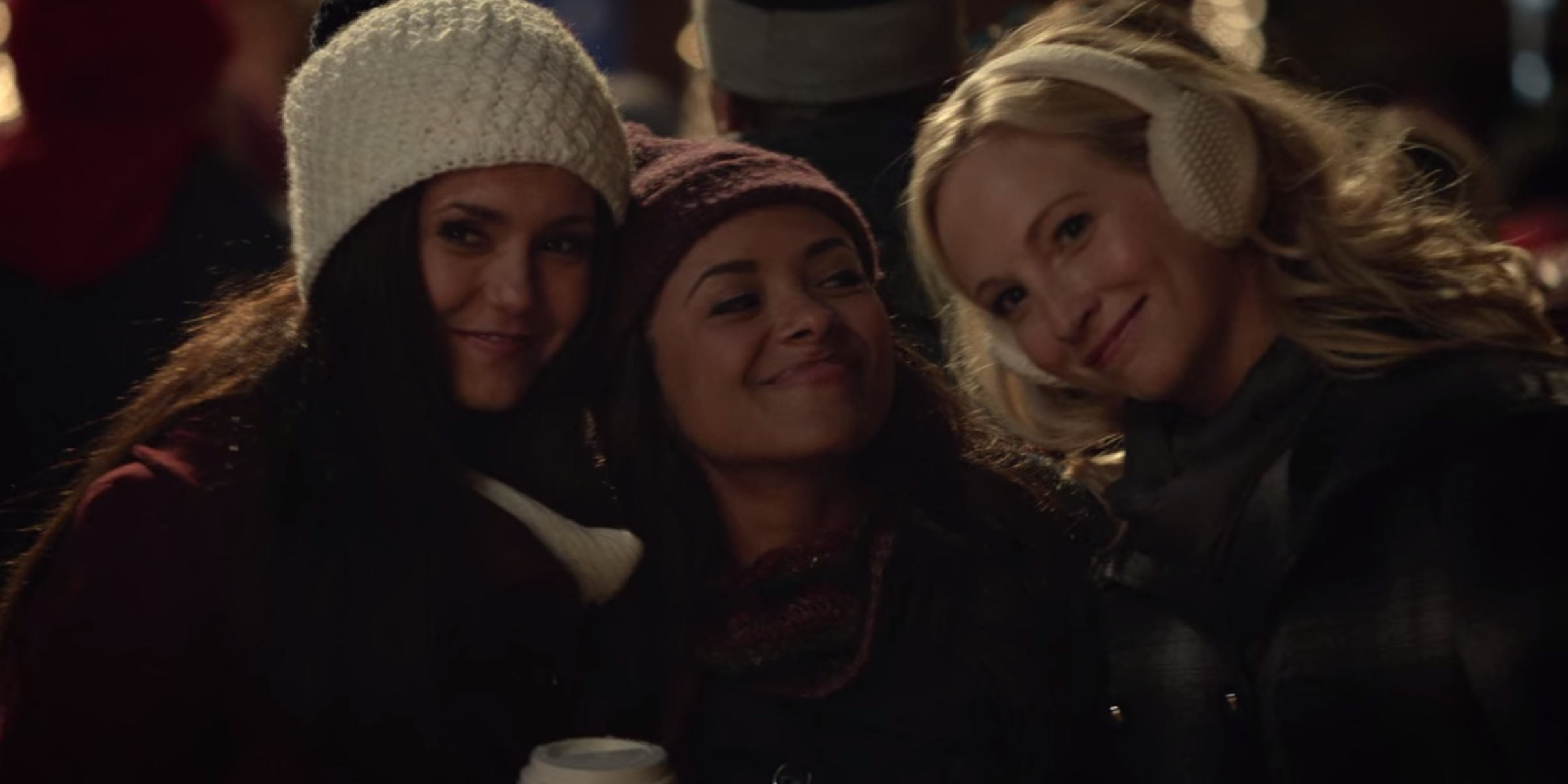 Elena, Bonnie e Caroline em The Vampire Diaries