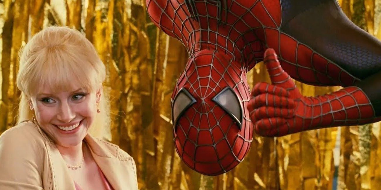 Homem-Aranha fazendo sinal de positivo ao lado de Gwen Stacy em Homem-Aranha 3