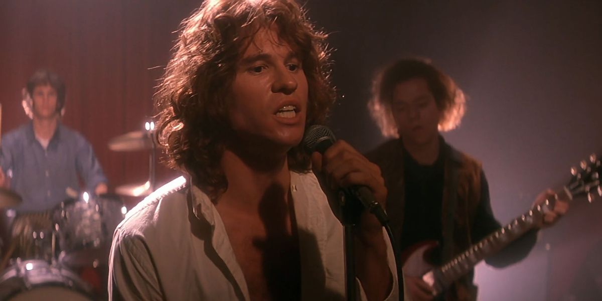 Jim Morrison (Val Kilmer) singing in The Doors