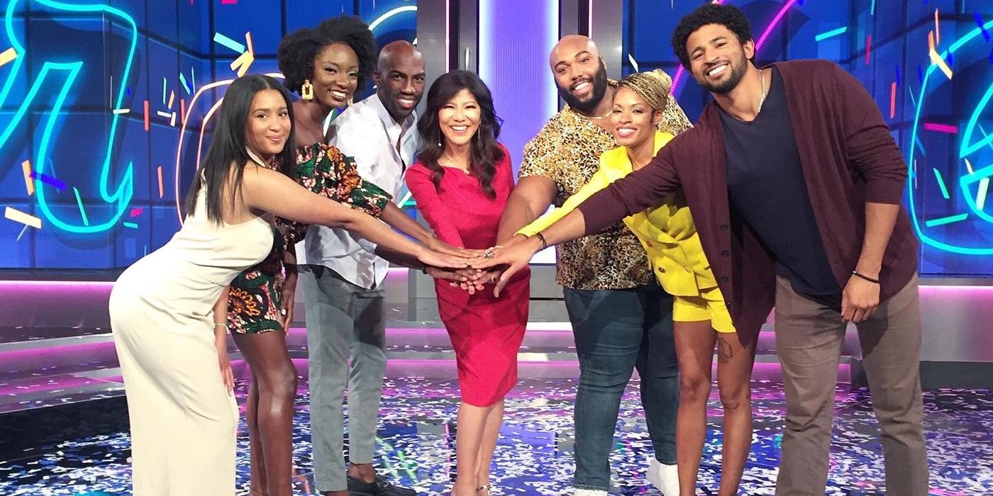 Julie Chen posing with The Cookout members on the finale of season 23.