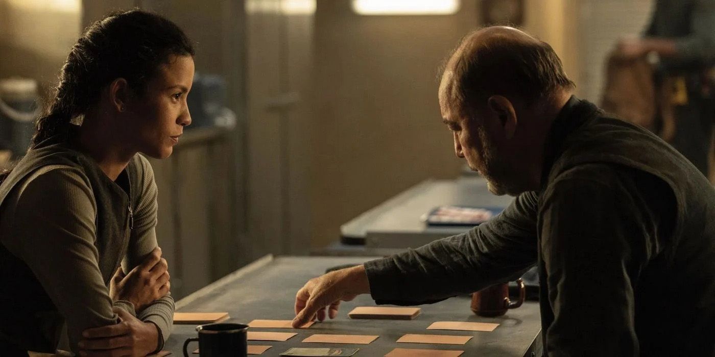 Luciana and Daniel playing cards together on Fear the Walking Dead.