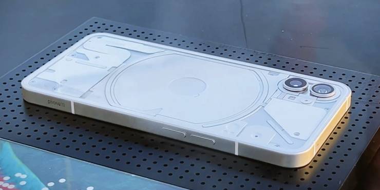 The Nothing Phone (1)'s Glowing Back Panel Is Kind Of Pointless