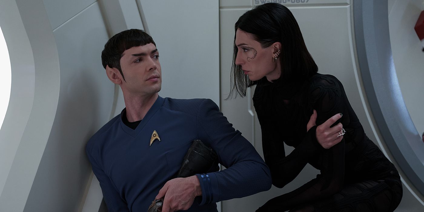 Spock talks to a woman in Strange New Worlds 
