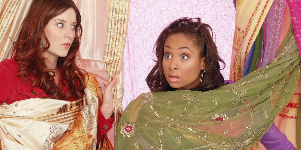 Raven covers herself in a green sheet in That's So Raven
