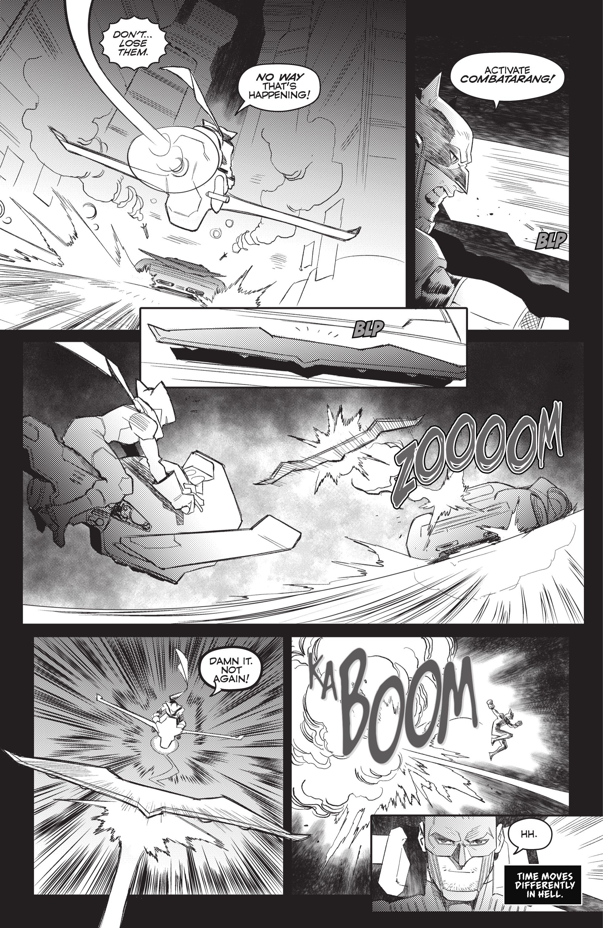 Batman activates Combatarang