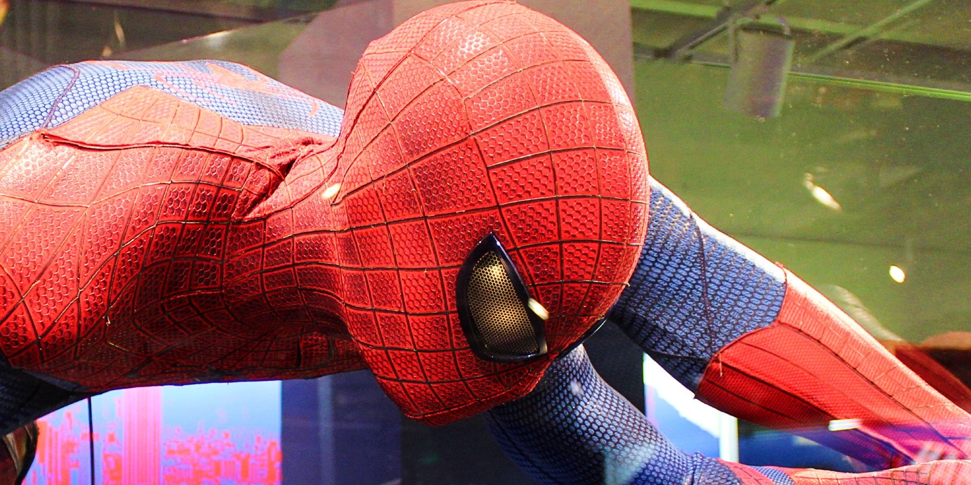 Andrew Garfield's Amazing Spider-Man Suit And Web-Shooters Now On Display