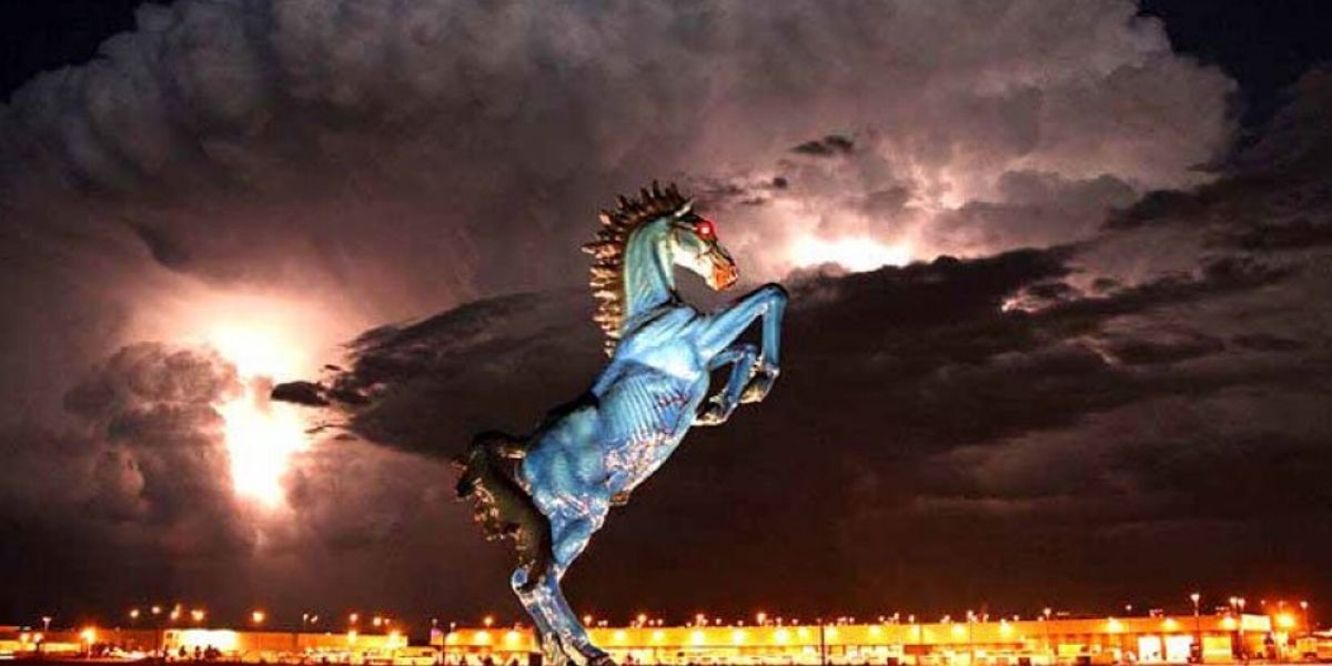 Blue Mustang &quot;Blucifer&quot; sculpture at Denver International Airport