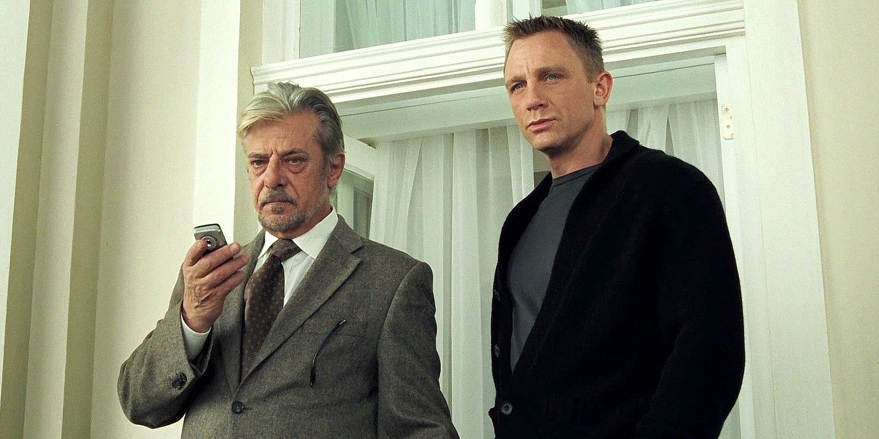 Casino Royale - James Bond/Daniel Craig and Mathis