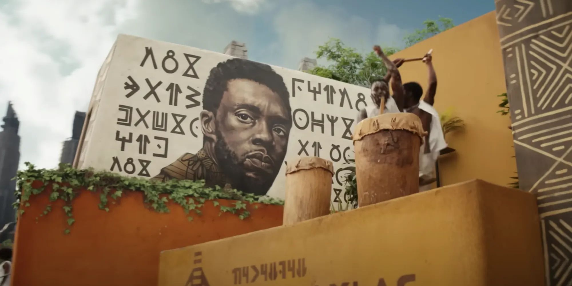 A mural pays tribute to T'Challa in Black Panther: Wakanda Forever.