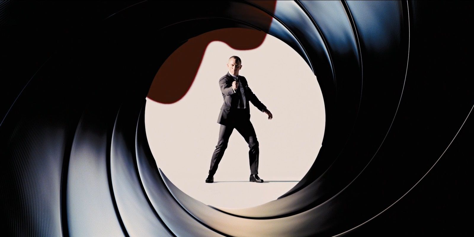 Daniel Craig in a James Bond gun barrel sequence