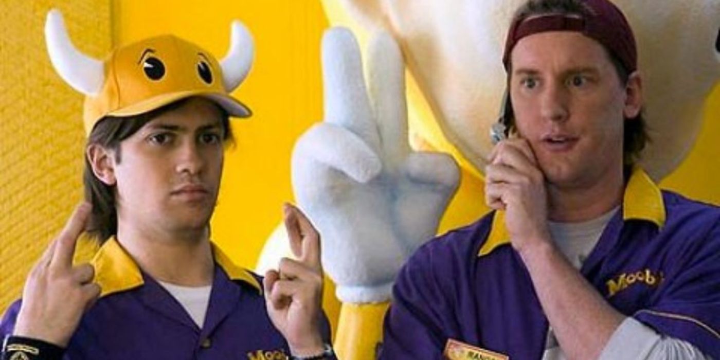 Elias and Randall at work in Clerks II.