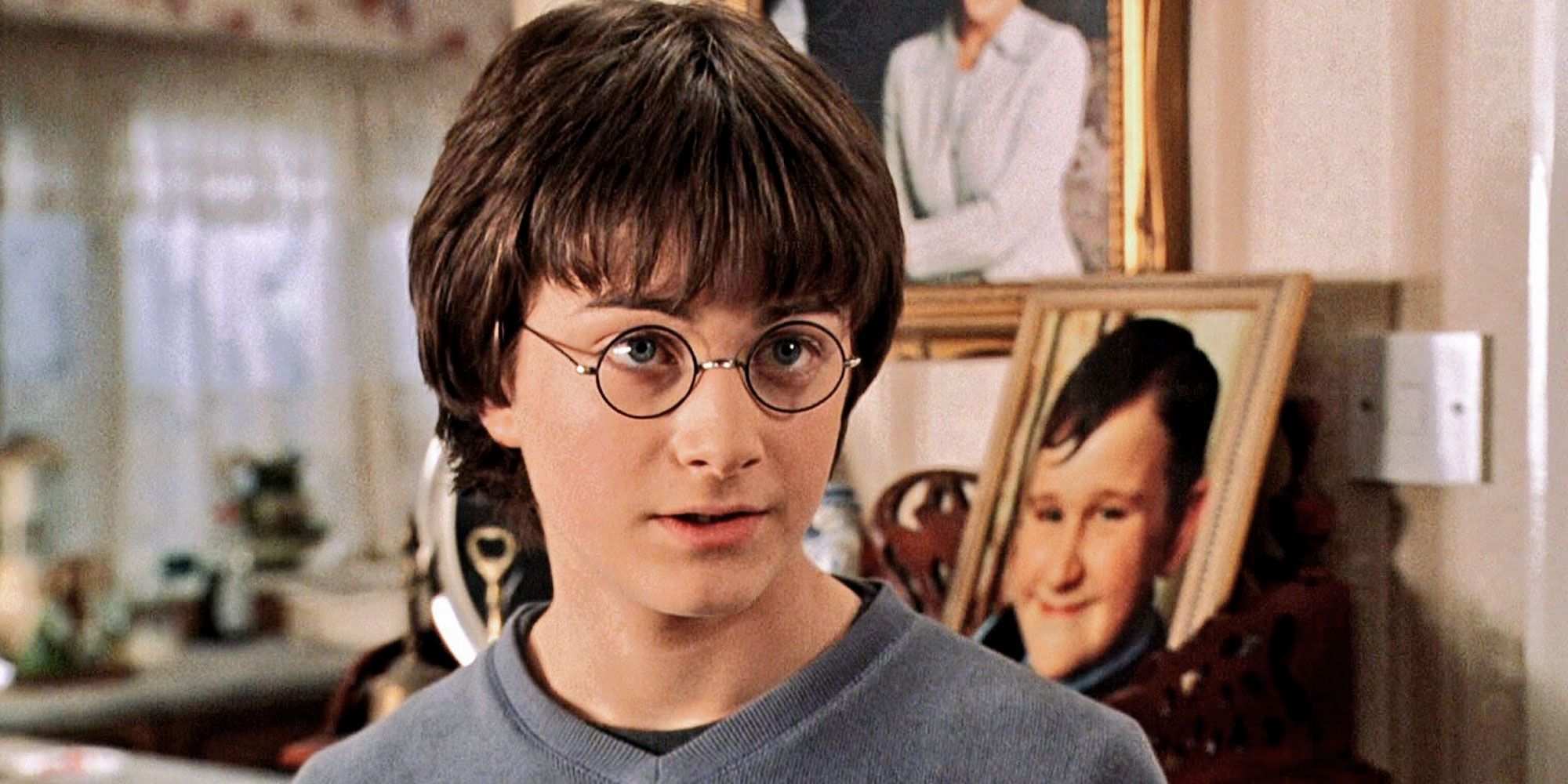 Harry-Potter-In-His-Bedroom-