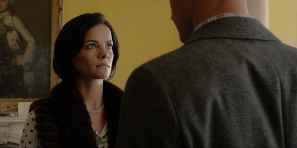 Jaimie Alexander looking at Theo James in London Fields