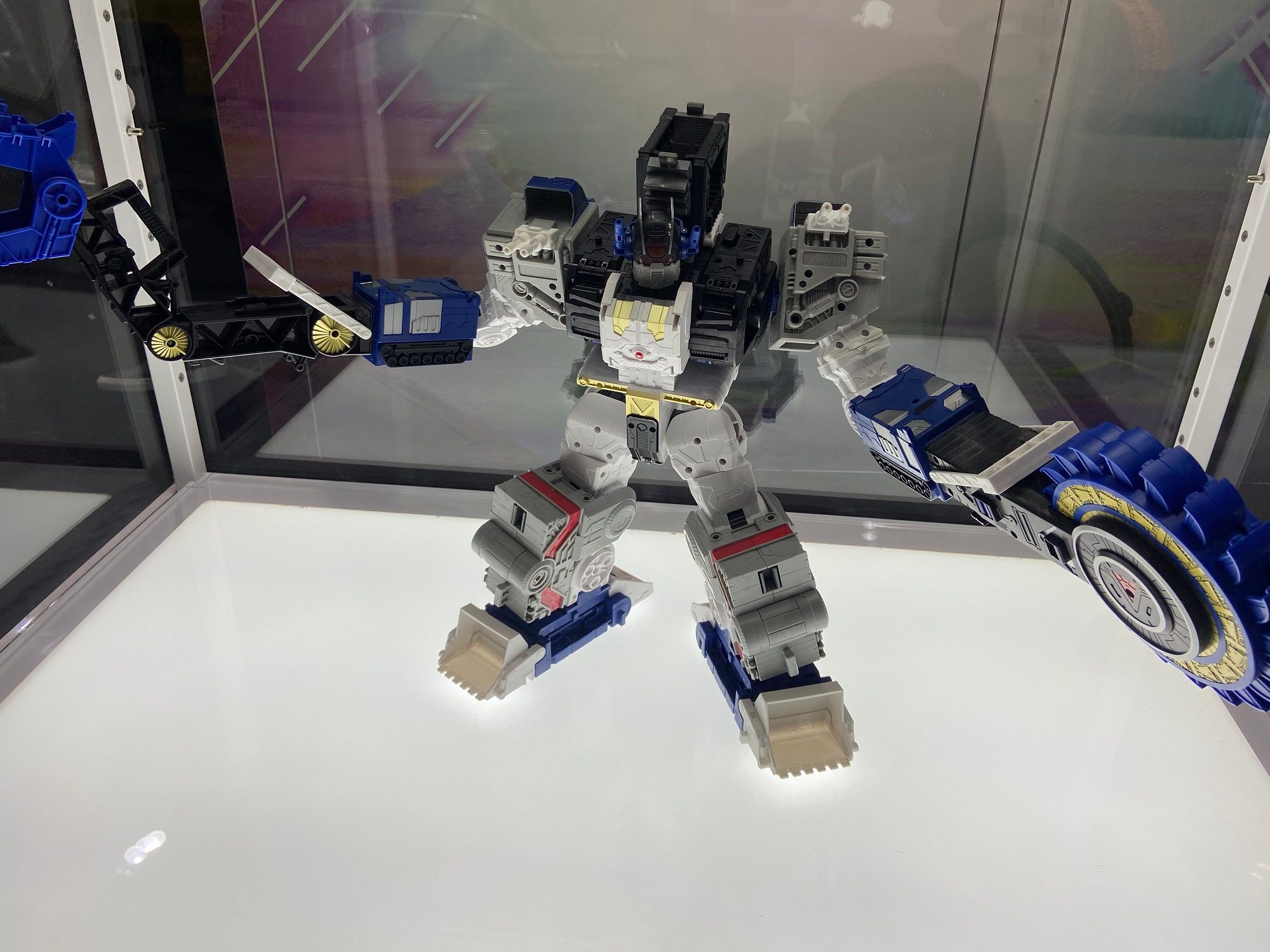 Large Transformer toy at Hasbro Booth SDCC 2022
