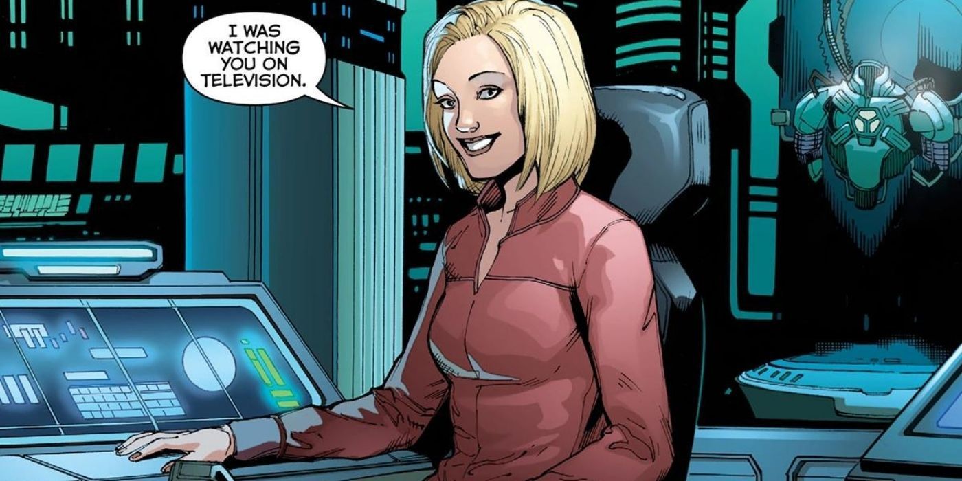 Lena Luthor on her wheelchair smiling in the comics.