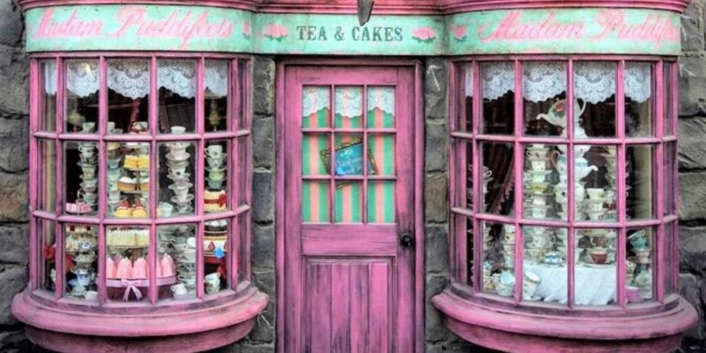 The outside of Madam Puddifoot&rsquo;s Tea Shop from Harry Potter.