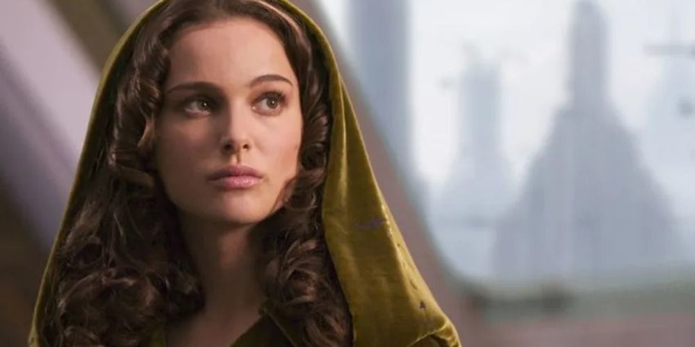 Padme looking to her left in Star Wars Episode III Revenge Of The Sith Cropped